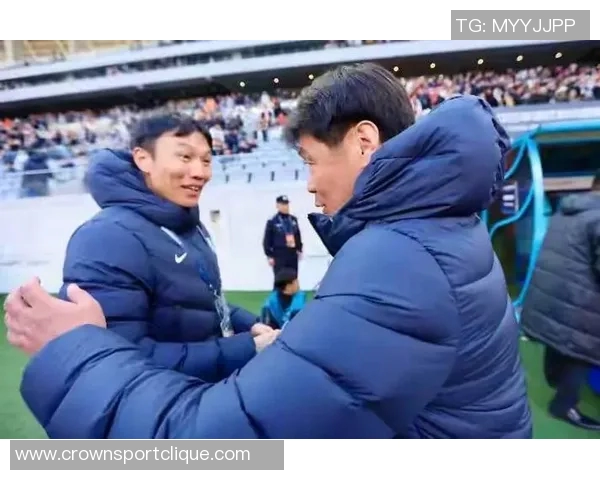 足球报消息称三镇暂无换帅计划邓卓翔与俱乐部沟通尚未深入