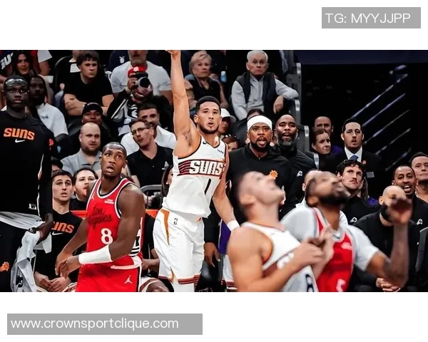 杰伦布朗荣获ESSENCE风云男士称号展现球场内外的卓越贡献