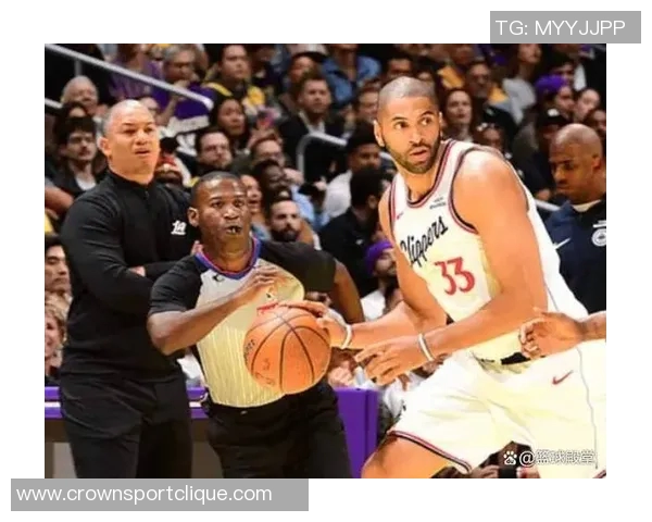 科林斯畅谈快船球馆体验感受篮球的纯粹热爱与清新空气