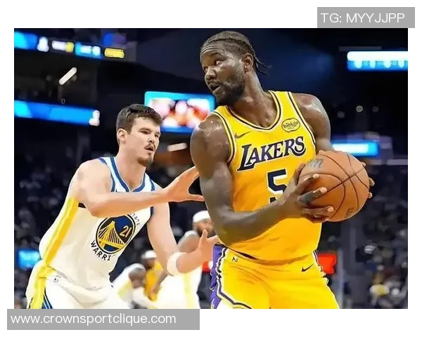 费尔顿强调艾顿应提升防守能力充分发挥其身材与运动优势 费尔顿强调艾顿应提升防守能力充分发挥其身材与运动优势